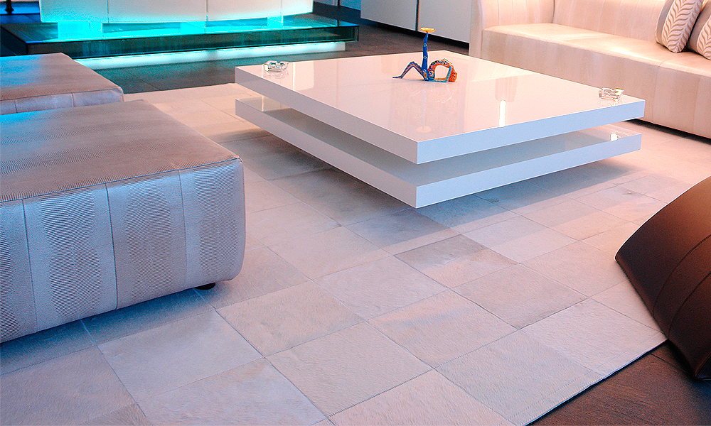 SKIN RUG (30) WHITE SKIN RUG (30) WHITE