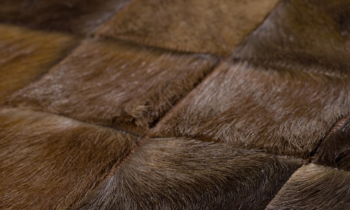 SKIN RUG (15) BLESBOK SKIN RUG (15) BLESBOK