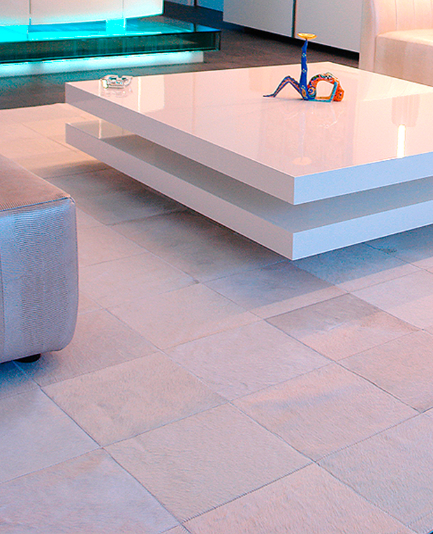 SKIN RUG (30) WHITE SKIN RUG (30) WHITE